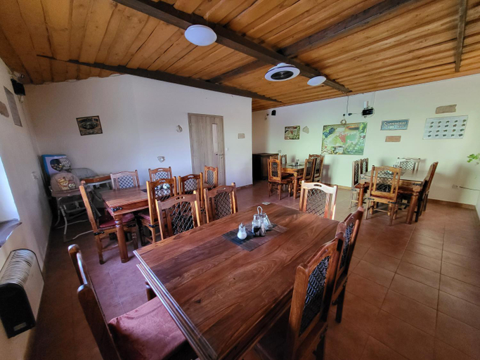 Food & Drinks 4, Restaurace a penzion u Jessyho, Břeclav