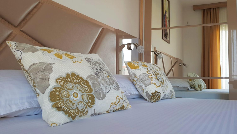 Bedroom, Green Hill Apartments