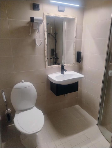 Bathroom 2, Holms Motel Larvik, Larvik