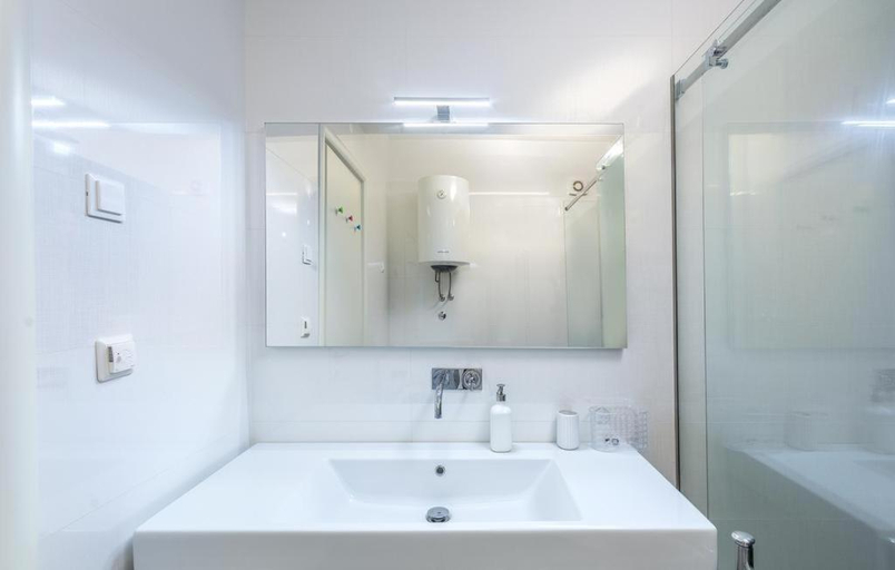 Bathroom 5, Appartments Strawberry, Novigrad