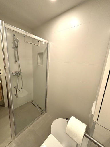Bathroom 3, Old Village Brela, Brela