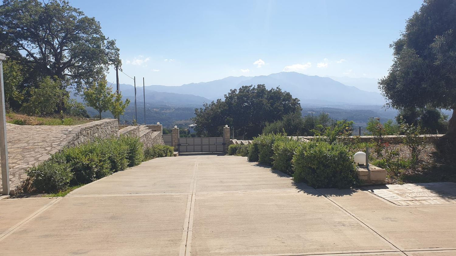 Others 4, Villa Nelia, Crete