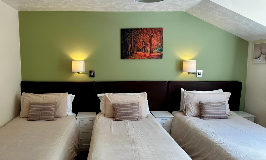 Bedroom 2, The Kings Head Inn, Gloucestershire