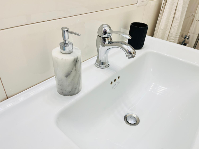 Bathroom 2, Colosseum-Apartments, Roma