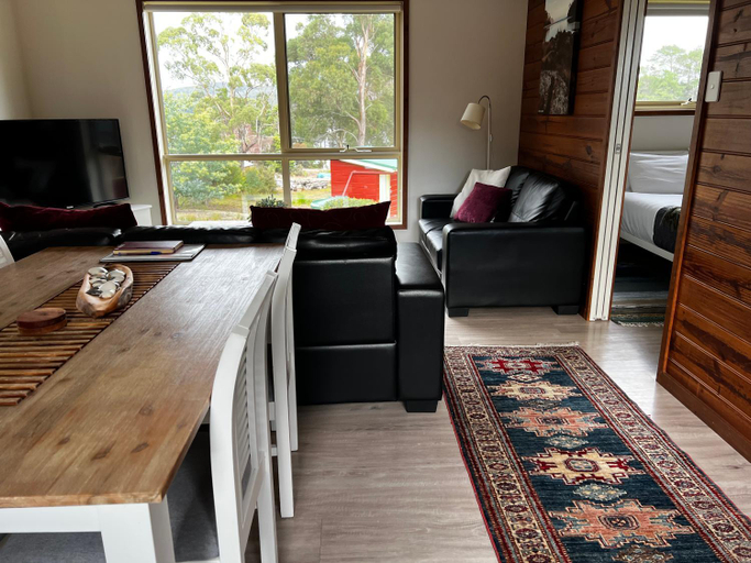 Others 5, Loma Cottages, Kingborough
