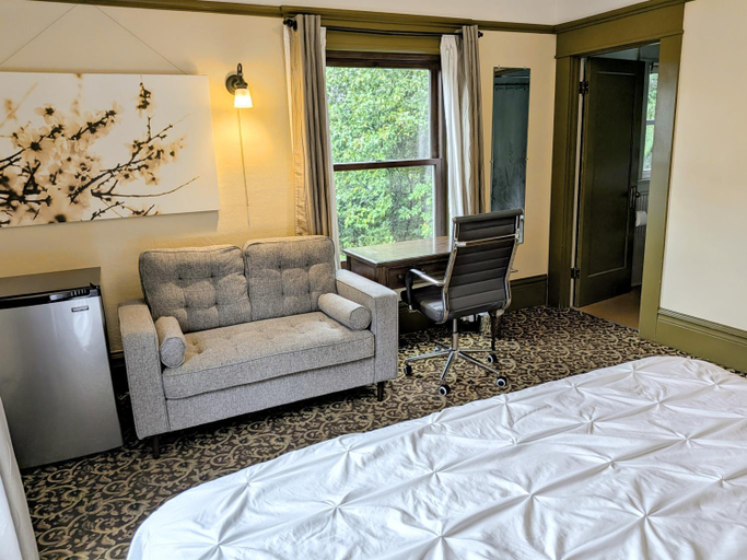 Bedroom 2, Evermore Guesthouse, Multnomah