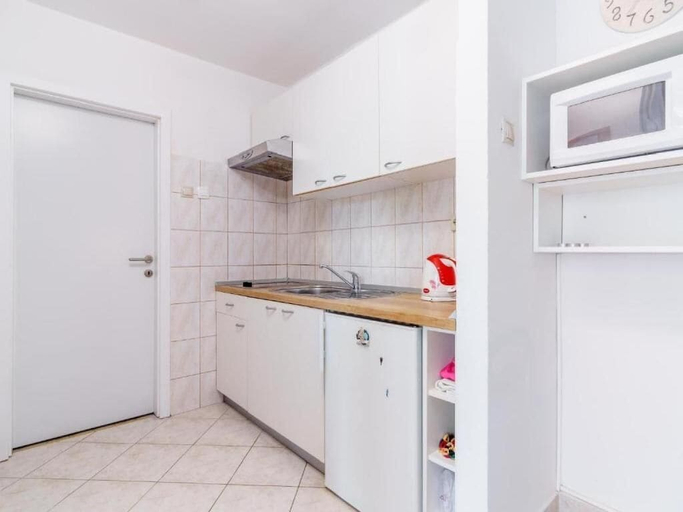 Private kitchen 2, Lumbarda Resort Apartments, Lumbarda