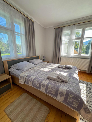 Bedroom 2, Shum Cheremosha, Verkhovyns'kyi