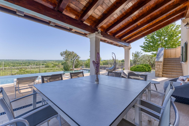 Others 3, Villa Sana, Sveti Lovreč