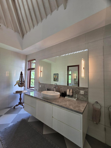Bathroom, Villa Seni, Badung