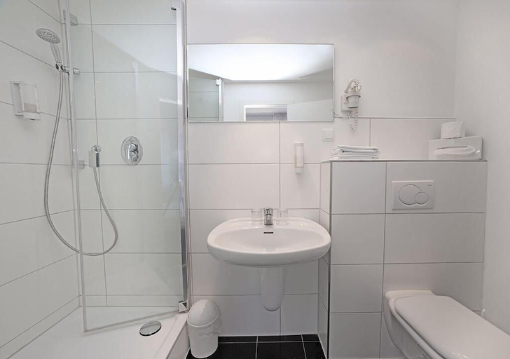 Bathroom 3, Hotel Brenner, Koblenz