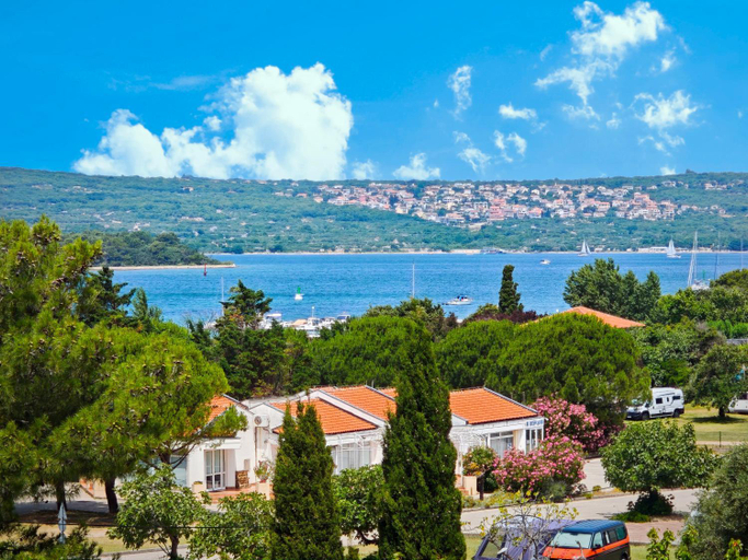 Others 3, Apartments Ravlic, Punat