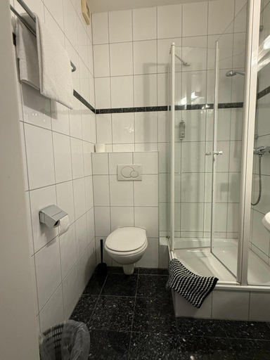 Bathroom 5, SVG Hotel Diversi, Ludwigshafen am Rhein