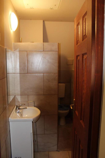 Bathroom, Chill House, Miskolci