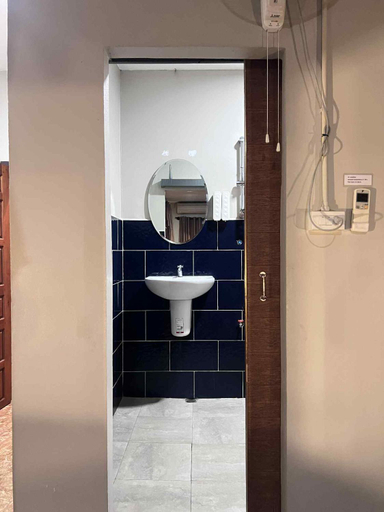 Bathroom 3, Chato Hostel, Pakxe