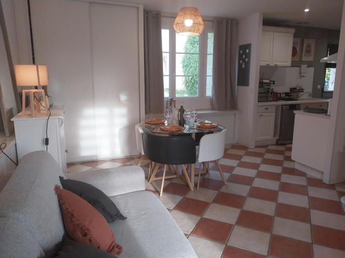 Others 4, Rabbit House - Le Gite, Dordogne