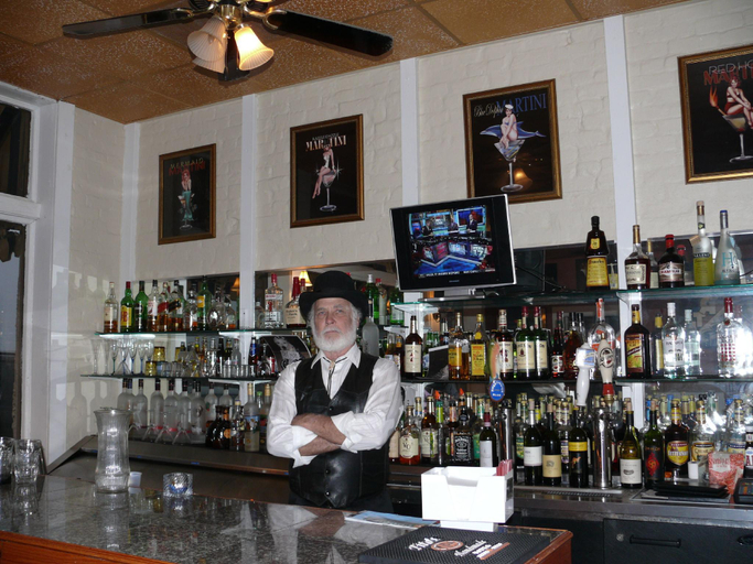Food & Drinks, Riverview Hotel, Camden