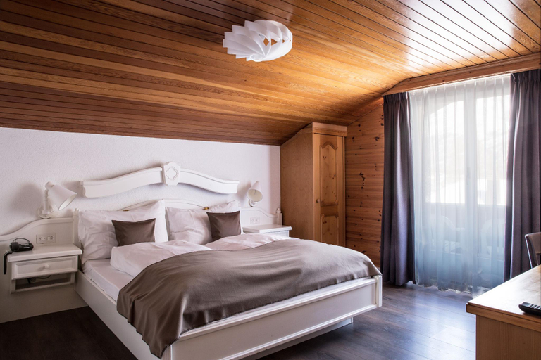Bedroom 2, Hotel The Larix, Visp
