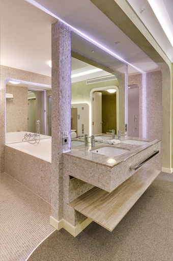 Bathroom 4, StandArt Hotel Moscow. A Member of Design Hotels, Northern