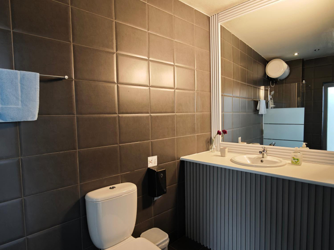 Bathroom 3, St.Lazaros Studios, Larnaca