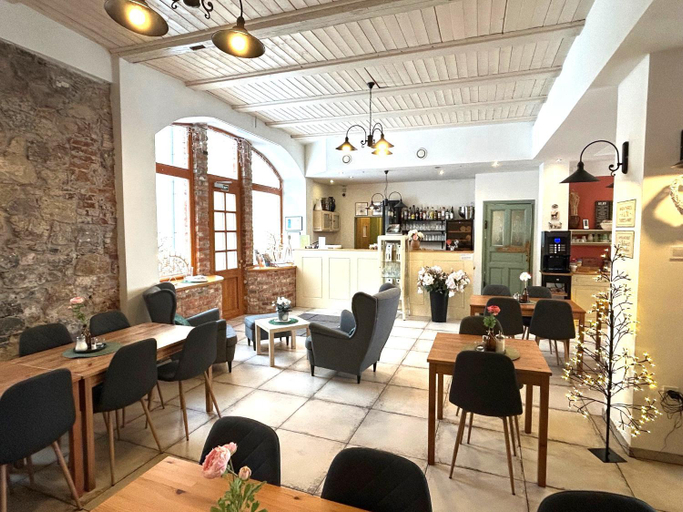 Food & Drinks 4, Dvur Stran - Karlsbad, Karlovy Vary