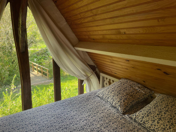 Bedroom 2, Le Manoir du Perroy, Seine-Maritime