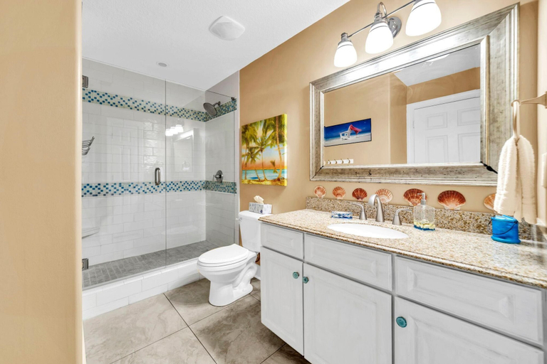 Bathroom 4, Ocean Villa 2303, Bay