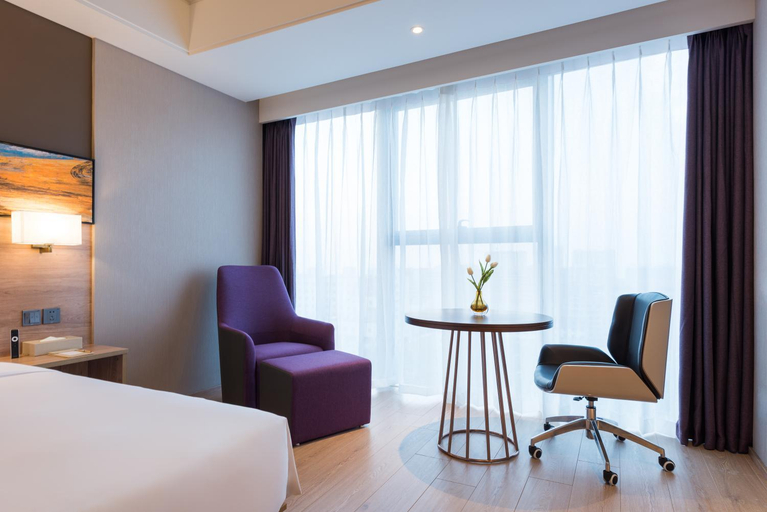 Bedroom 2, Mercure Yantai Golden Beach, Yantai