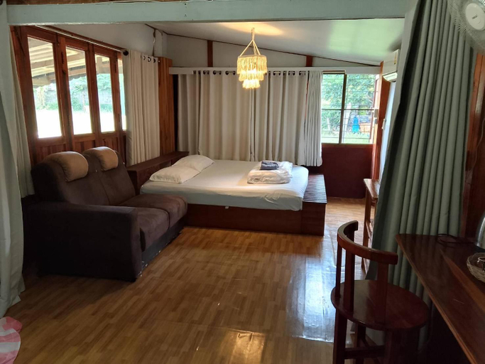 Bedroom 2, Baanpak Chomdoi, Pua