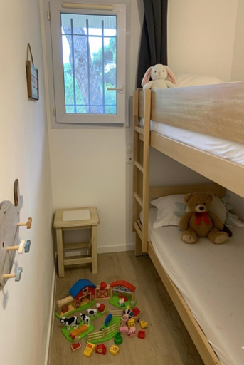 Bedroom 2, LA BADINE Appartement 5 personnes avec balneo et clim, Var