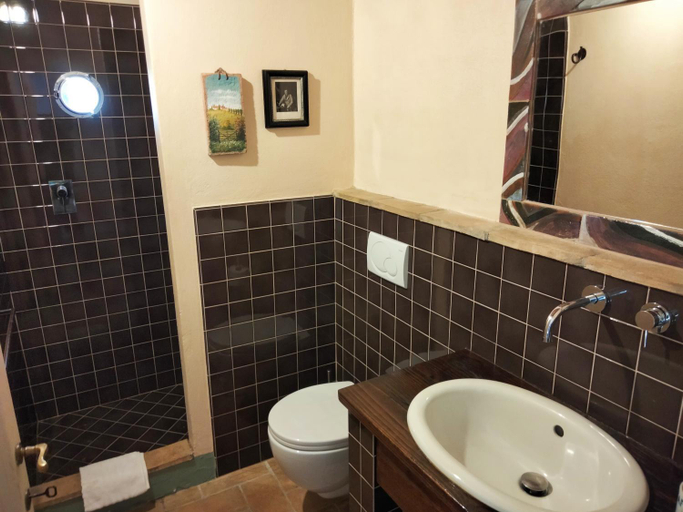 Bathroom 3, Nocini di Maremma, Grosseto