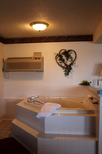 Bathroom, Dakota Inn, Beadle