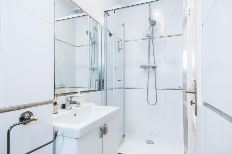 Bathroom 2, Modernist apartment in the best location, Barcelona