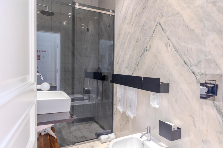 Bathroom 3, Wonderful Porto Design Apartments, Porto