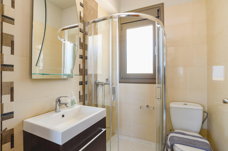 Bathroom, Villa Cleopatra Private Heated Pool, Tennis & Football, South Aegean