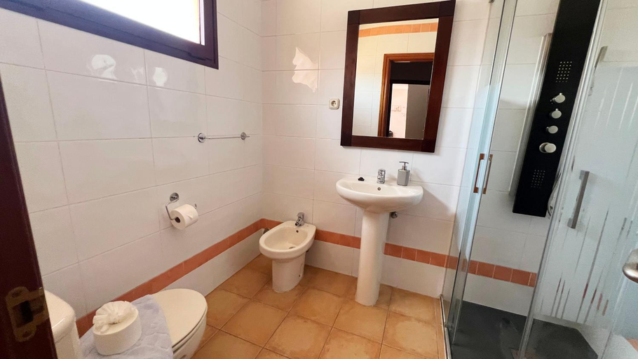 Bathroom 3, Anahi Homes Corralejo - Villa Drago 12, Las Palmas