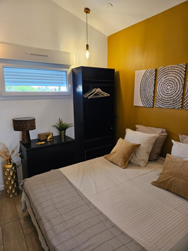 Bedroom 3, Le petit atelier, Var