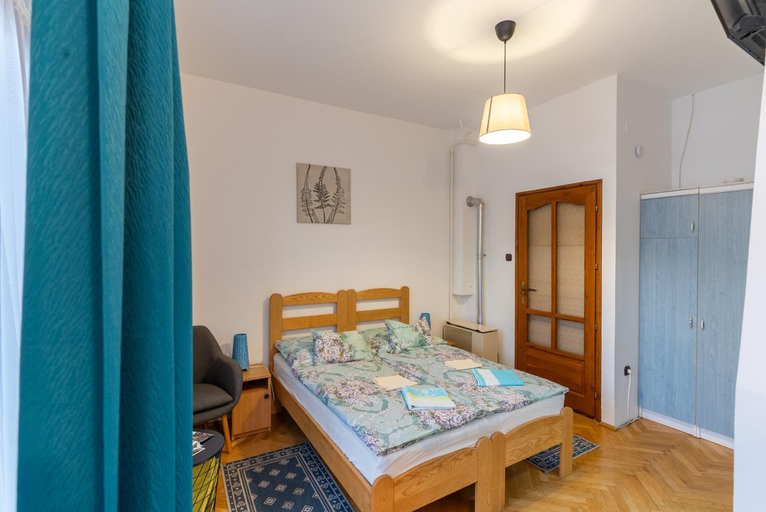 Bedroom 2, Kispal Apartmanhaz, Nagykanizsai/Zalakaros