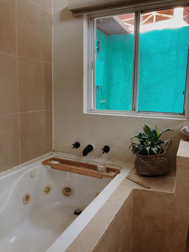 Bathroom 2, Nuiya Hoteles Centro, Compostela