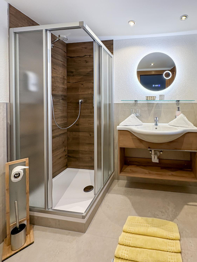 Bathroom 3, Hotel Garni Tyola, Landeck