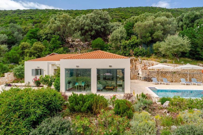 Sport & Beauty 2, Villa Iremia, Piscine a Debordement & Vue Mer Panoramique, Ionian Islands