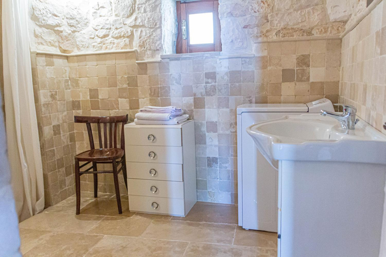 Bathroom 3, Trulli Sulla Valle, Bari