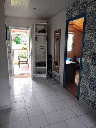 Others 5, Zimmer mit Fruhstuck, Savoie
