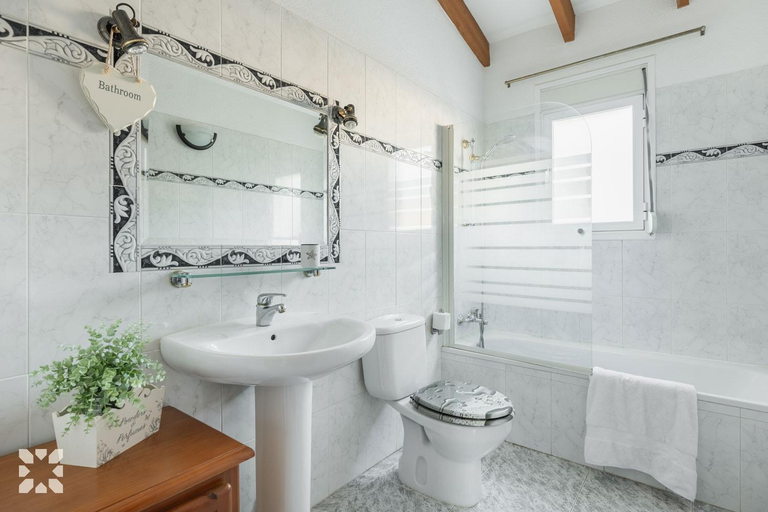 Bathroom, Villa Puerto Blanco by Abahana Villas, Alicante