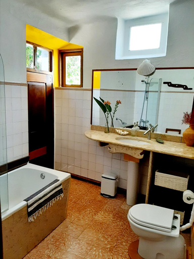 Bathroom 3, Salmoura, Vila do Bispo