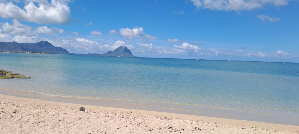 2, Les Villas Thorel - Gulachi, Black River