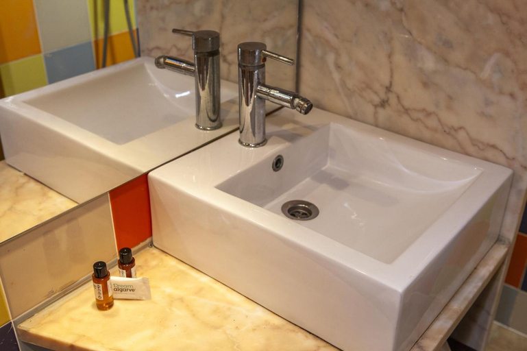 Bathroom 3, Montes de Praias GuestHouse, Aljezur