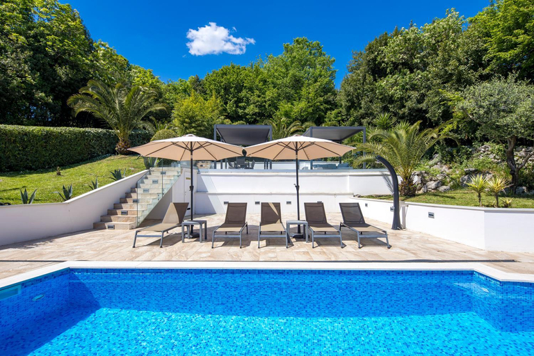 Sport & Beauty 2, Villa Garden Apartment with Pool Opatija, Opatija/Veprinac