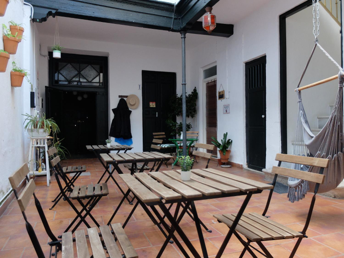 Facilities 5, Maria Magdalena - Room 9, Málaga