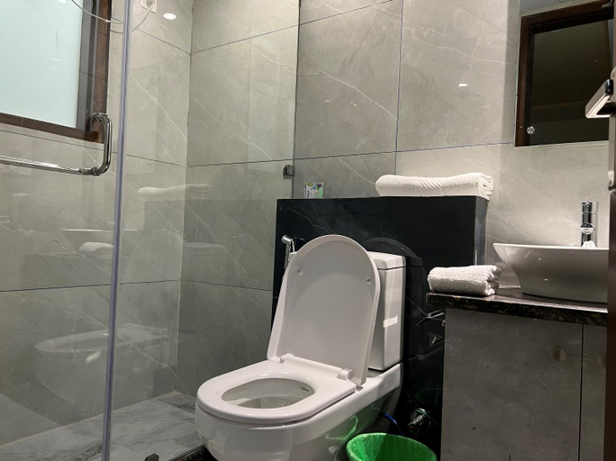 Bathroom 2, Windchime 853, Gurgaon
